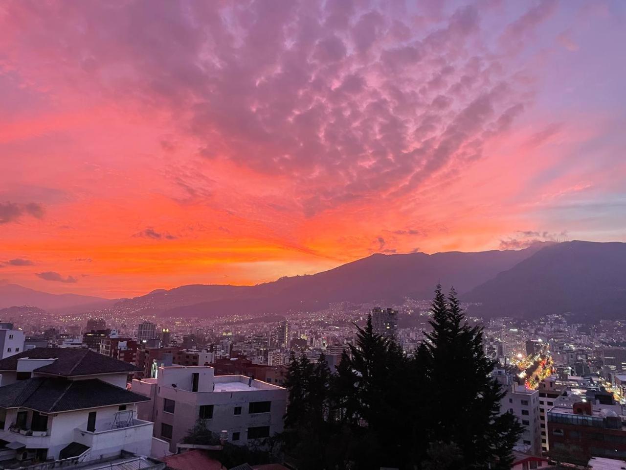 St. Gallen Haus Panzió Quito Kültér fotó